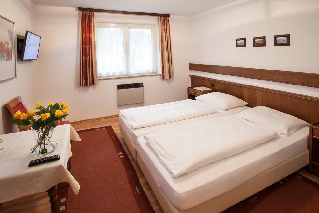 Gaestehaus Sunkler Golling an der Salzach Ruang foto